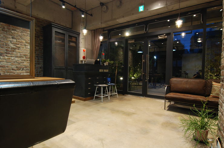 ミドルヘアの女性